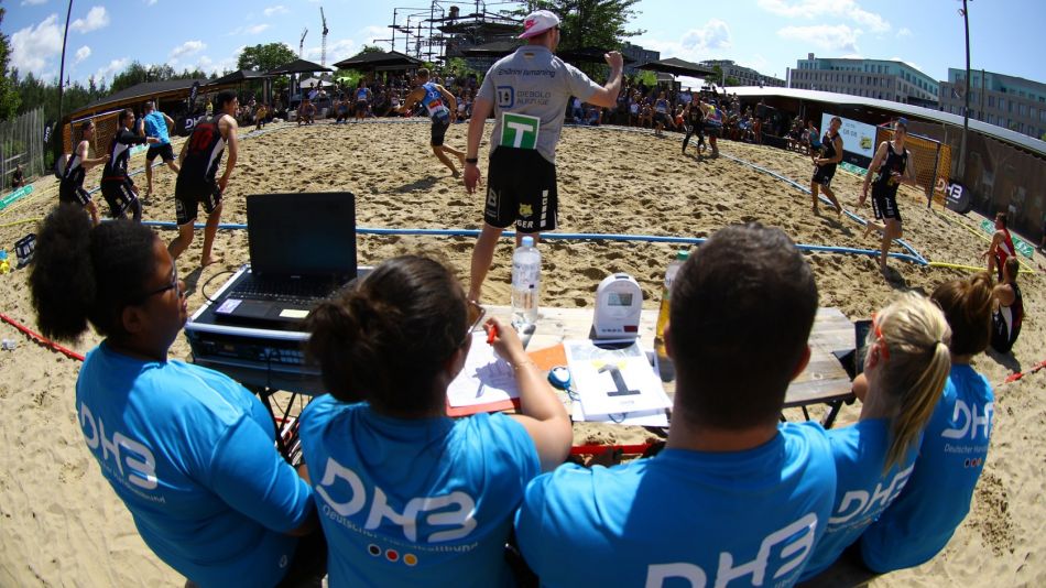 DHB bietet Schulung für Beach-Schiedsrichter an