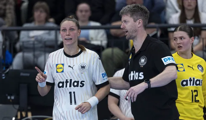 Nationalspielerin Xenia Smits und Bundestrainer Markus Gaugisch. - Foto: Marco Wolf