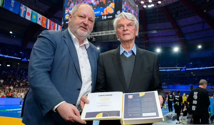 DHB-Präsident Andreas Michelmann mit Herbert Lübking. - Foto: Marco Wolf
