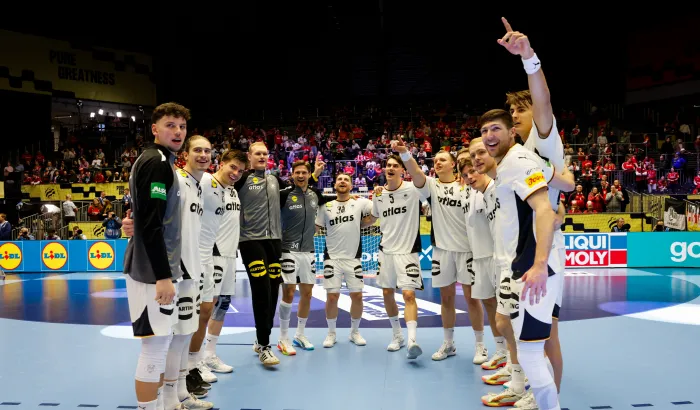 Die Männer kommen nach Dortmund und Bremen. - Foto: kolektiff images