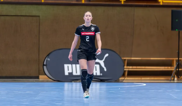 U16w