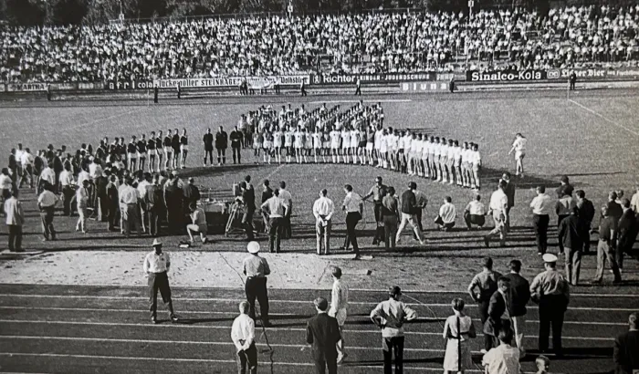 Abschluss der Feldhandball-WM 1966. - Archiv Volker Schneller