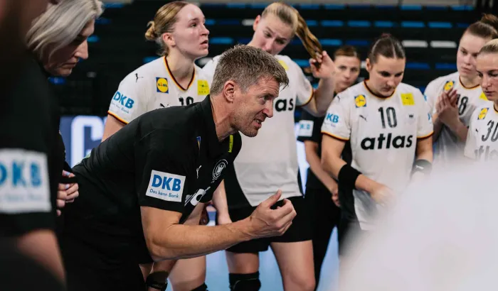 Markus Gaugisch im Teamkreis.