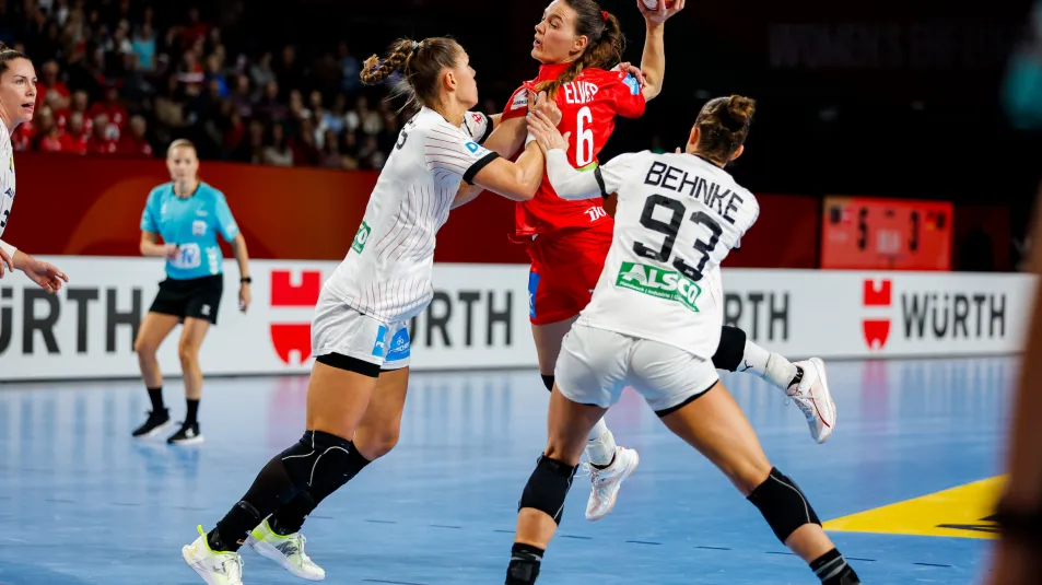 Smits und Behnke arbeiten in der Abwehr zusammen