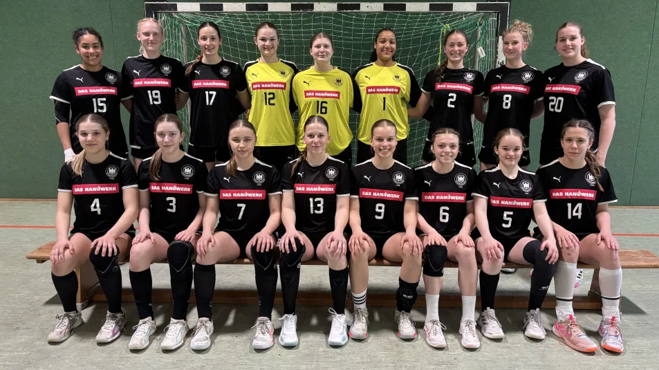 U16w