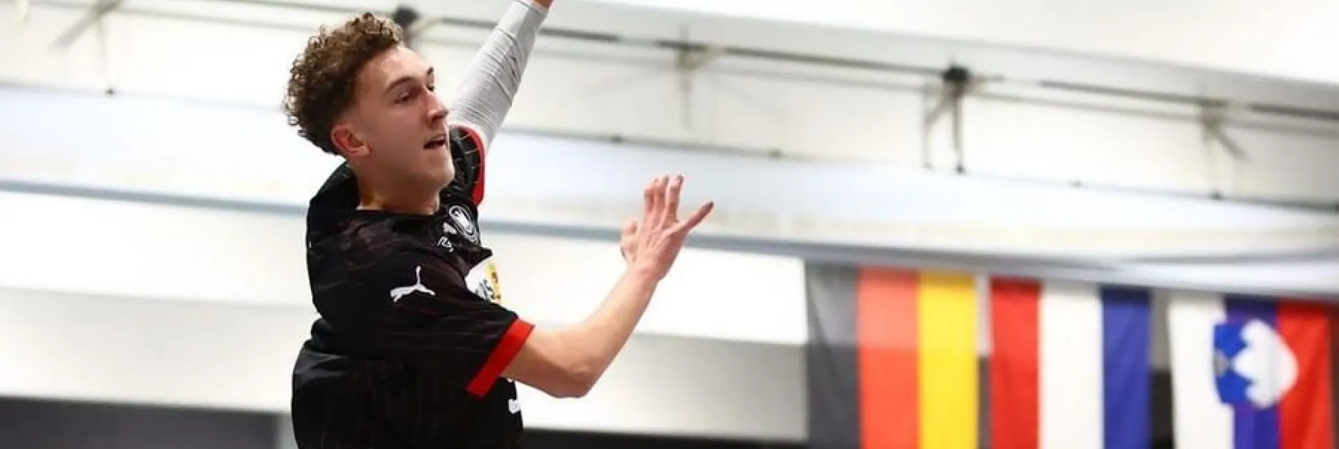 U18 Nationalspieler wirft frei auf das Tor