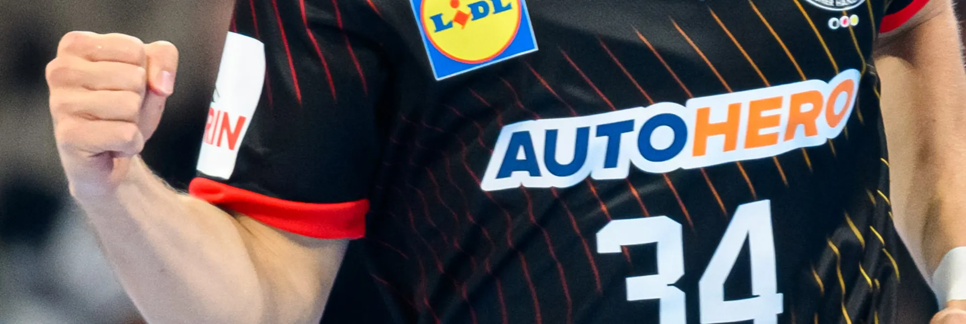 Autohero Logo auf dem Trikot