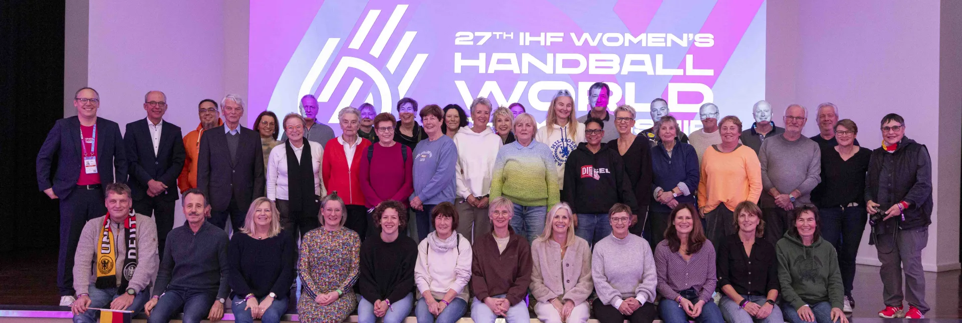 Mitglieder des Club 100 des DHB treffen sich in der Dortmunder Westfalenhalle.