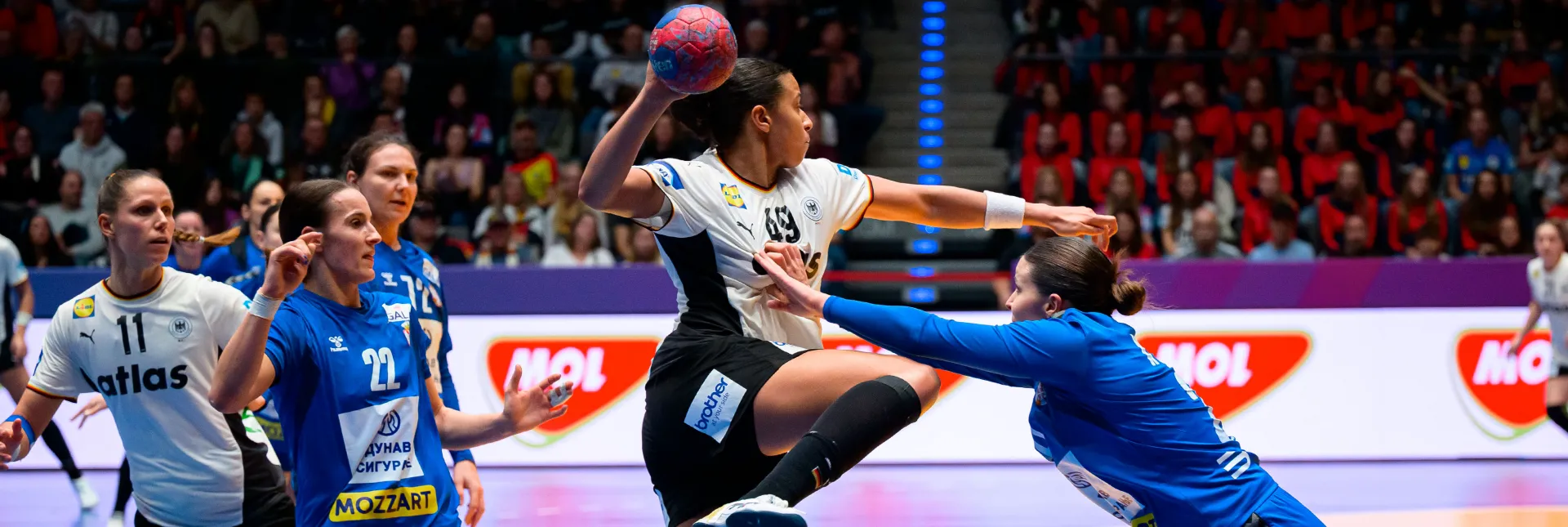 Aimée von Pereira beim WM-Vorrundenspiel gegen Serbien in Stuttgart 