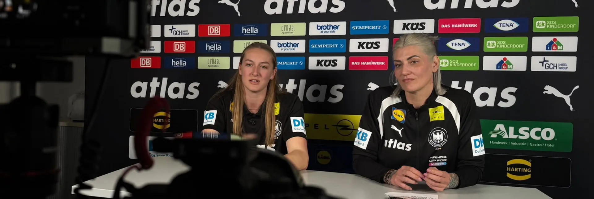 Viola Leuchter und Anja Althaus beim Medientermin. - Foto: Laurin Melms