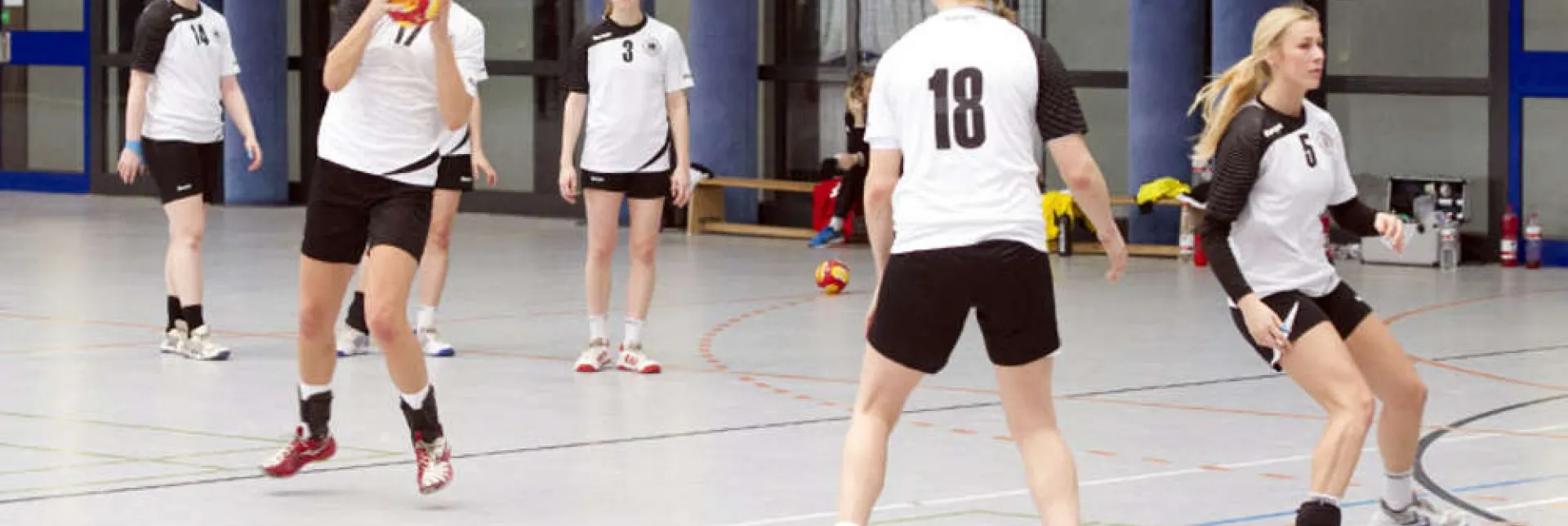 26bb7874a6d5425.jpg