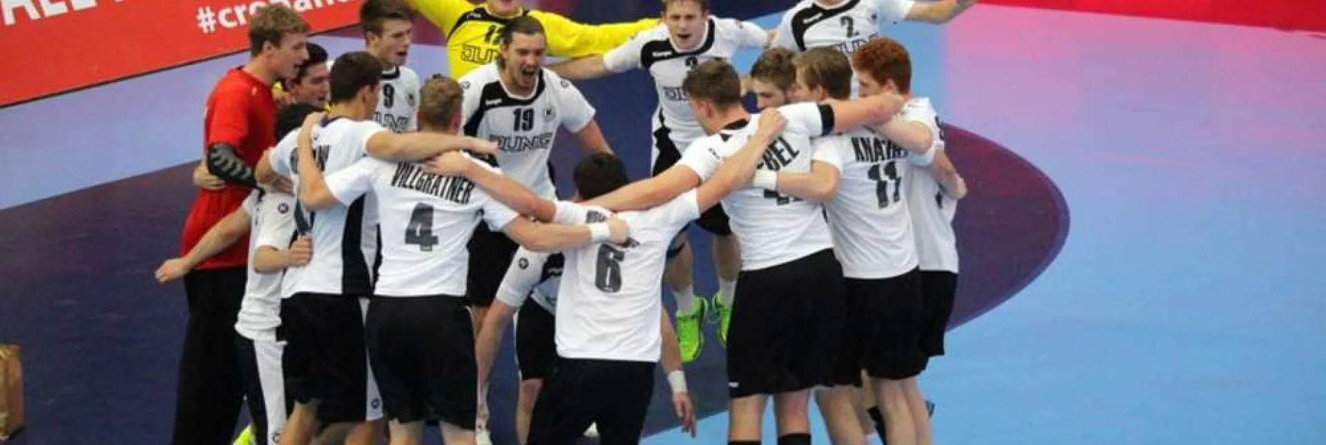 7c1e52b560e00ce.jpg 7c1e52b560e00ce.jpg