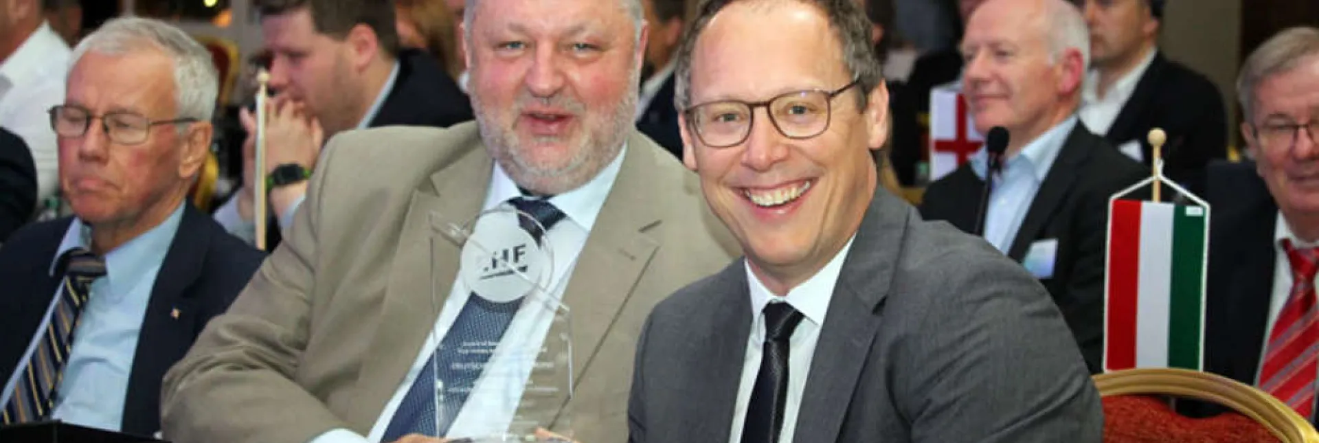 52cf8273049af88.jpg