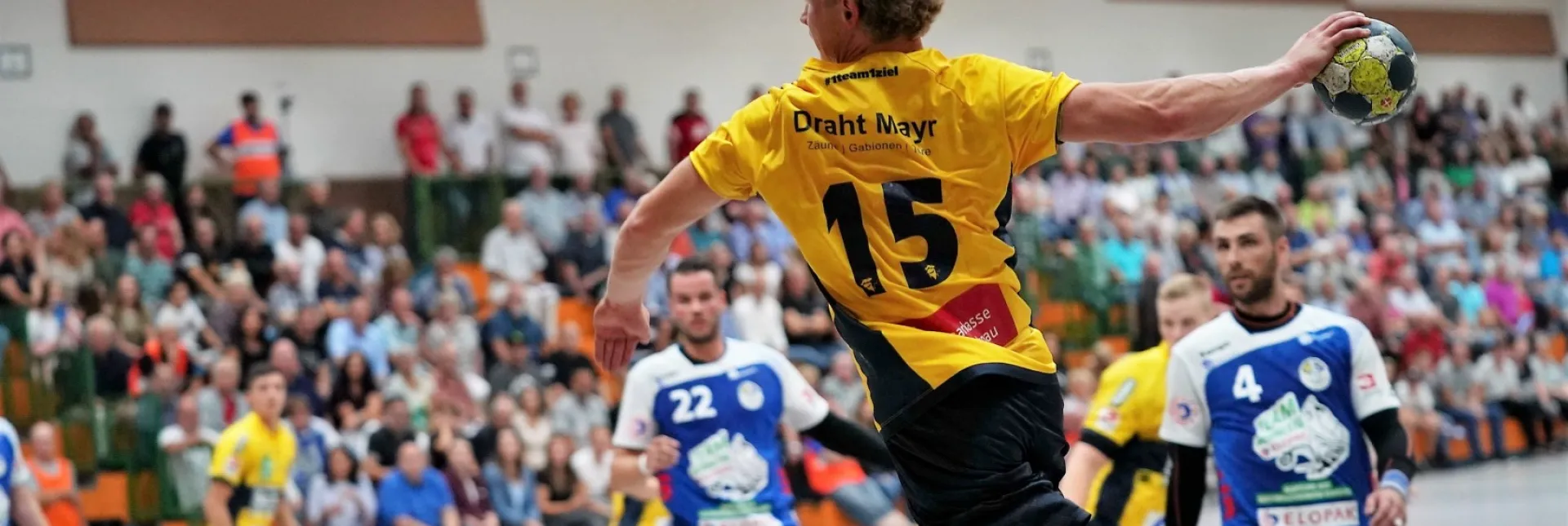 Leon-Bolius_Junhloewen_Archiv.jpeg Leon-Bolius_Junhloewen_Archiv.jpeg