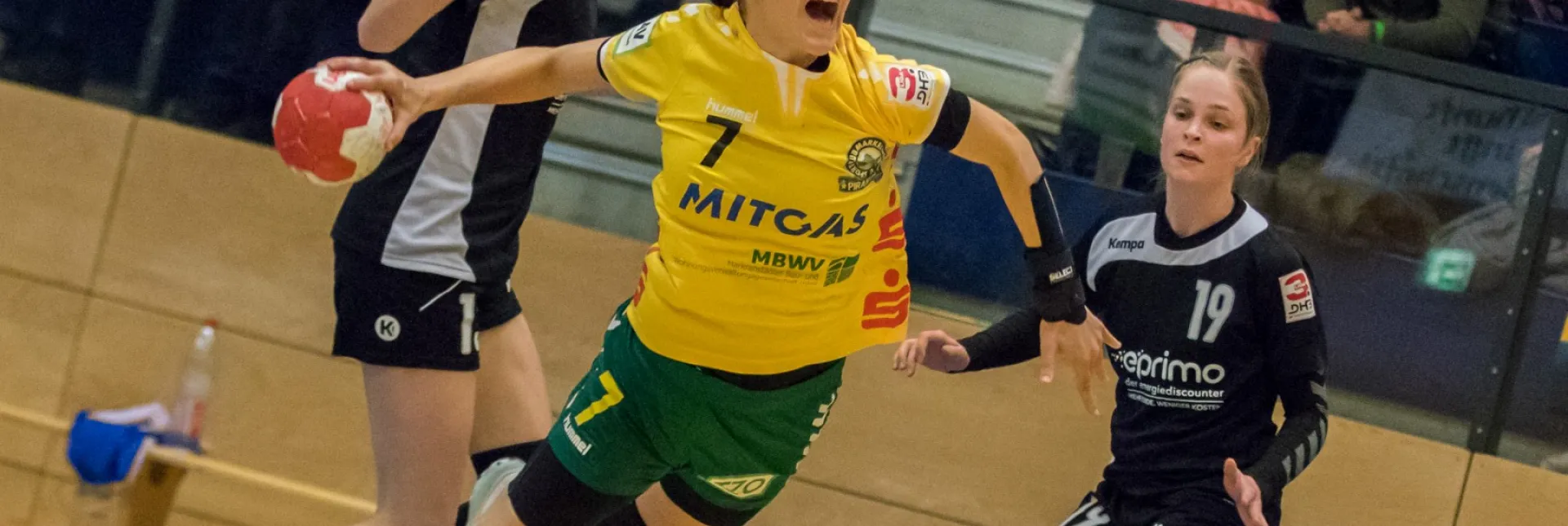 Julia-Poeschel_Jens-Tersniak.jpg Julia-Poeschel_Jens-Tersniak.jpg