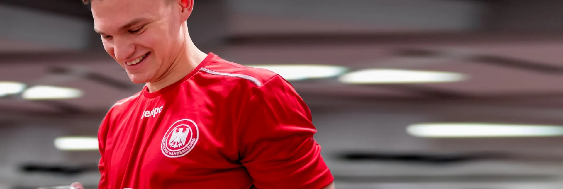 KLAHN_02-01-20_119112_Kastening_Handy.jpg KLAHN_02-01-20_119112_Kastening_Handy.jpg