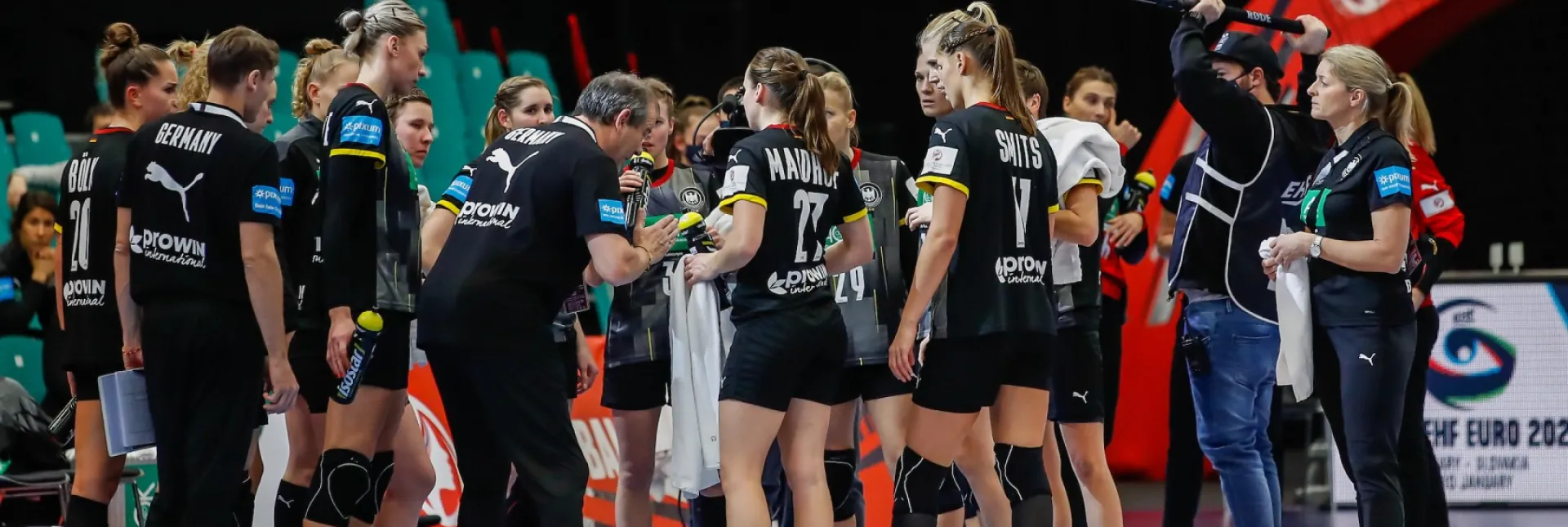 EHF2020W-15-12-CRO-GER-269.JPG