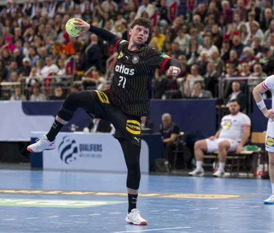 Marko Grgic beim 7-Meter werfen