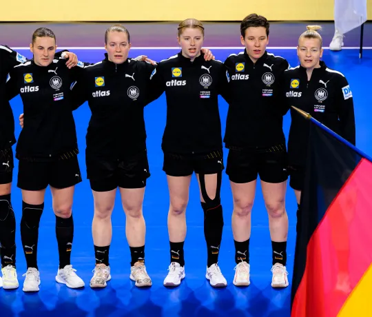 Die Frauen-Nationalmannschaft zu Gast in Eindhoven. - Foto: Marco Wolf