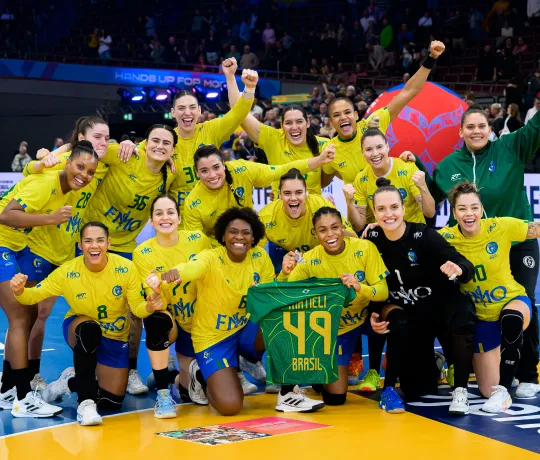 Jubelnde brasilianische Handball-Nationalmannschaft