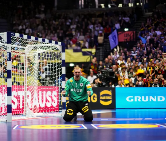 Jubel bei Torhüter David Späth. - Foto: kolektiff images