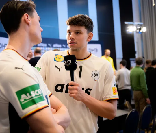 Marko Grgic als Mobile Reporter für die DHB-Kanäle. - Foto: Marco Wolf