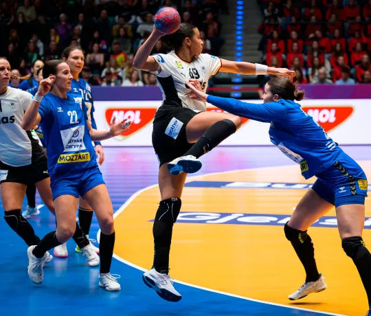 Aimée von Pereira beim WM-Vorrundenspiel gegen Serbien in Stuttgart 