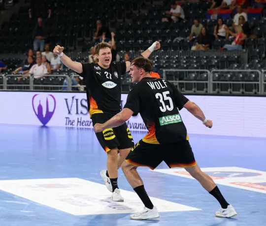 Die DHB-Sieben hatte das Spiel gegen Griechenland immer im Griff. - Foto: Simion Sebastian Tataru