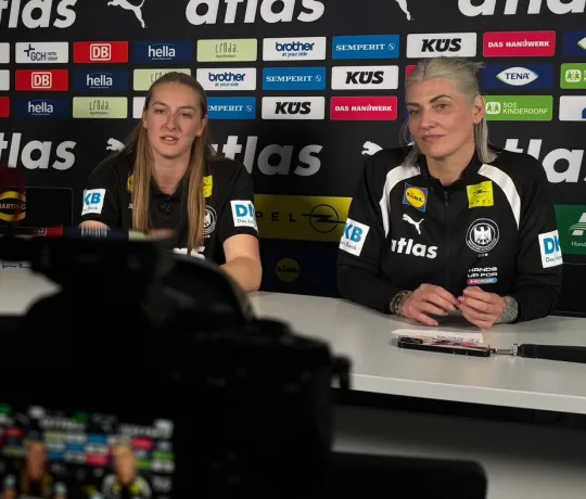 Viola Leuchter und Anja Althaus beim Medientermin. - Foto: Laurin Melms