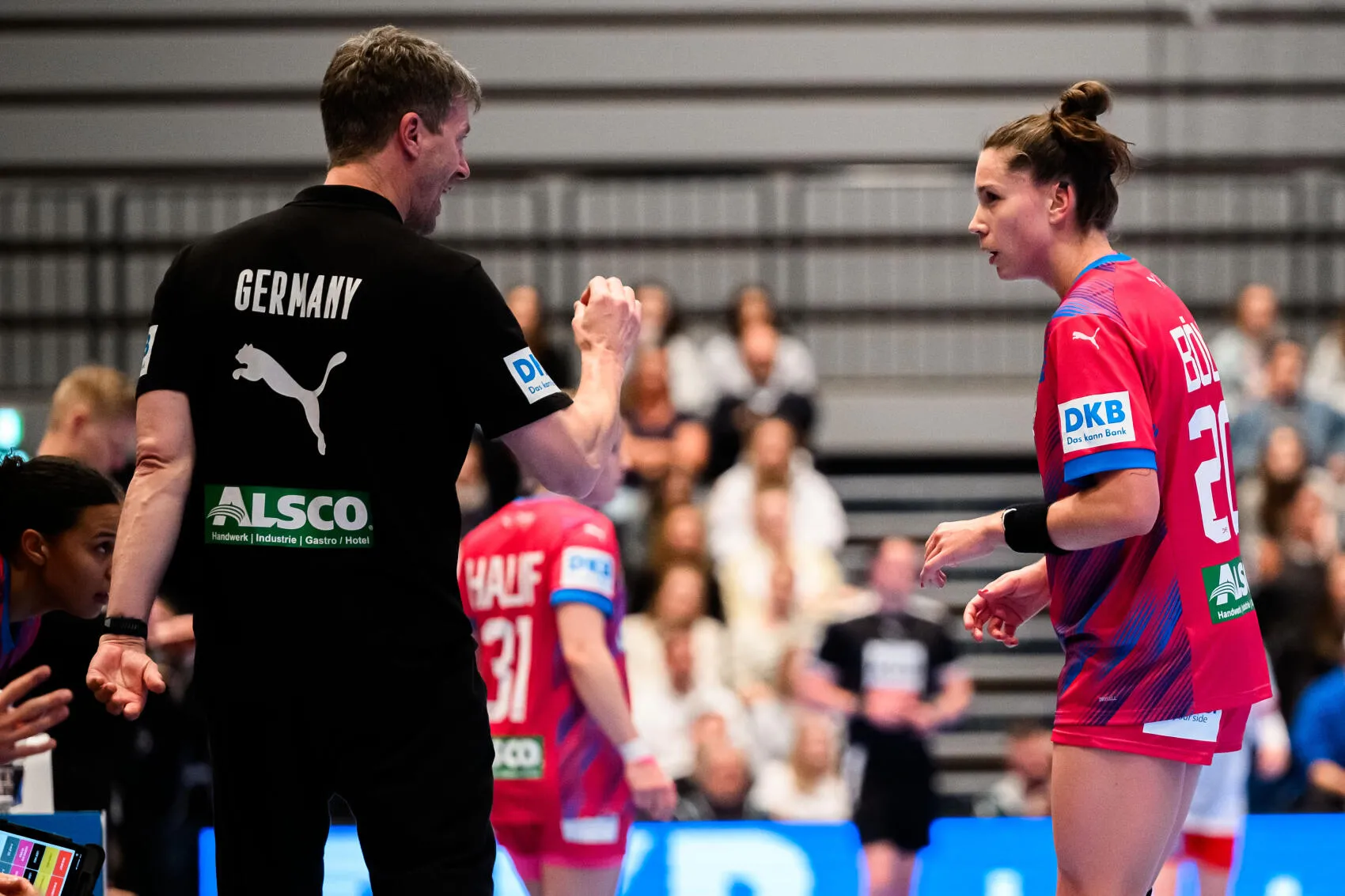 Gaugisch bespricht sich mit Bölk