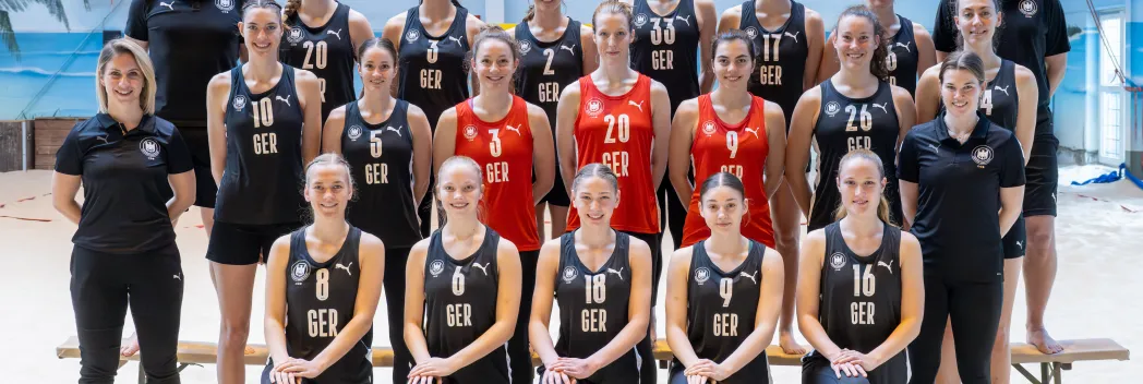 Mannschaftsfoto der Frauen-Nationalmannschaft Beach