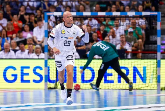 Tim Hornke bejubelt Treffer.