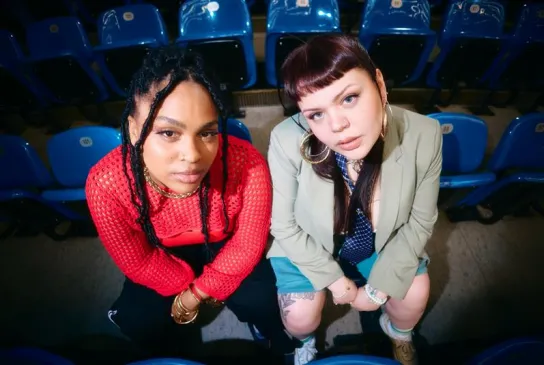 „Hands up for more"- Wm-Song veröffentlicht