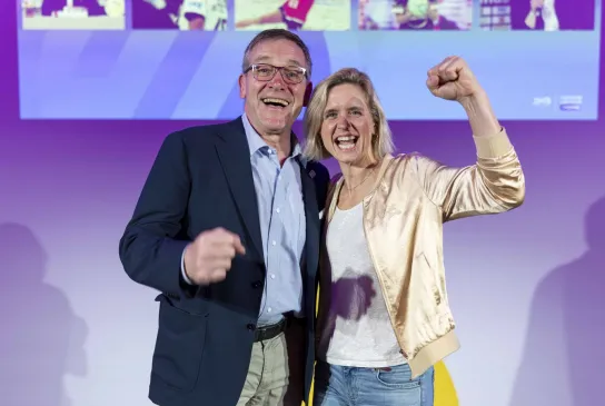 Handball-Bundestrainer Alfred Gislason und Beachvolleyball-Olympiasiegerin Laura Ludwig. - Foto: Kenny Beele