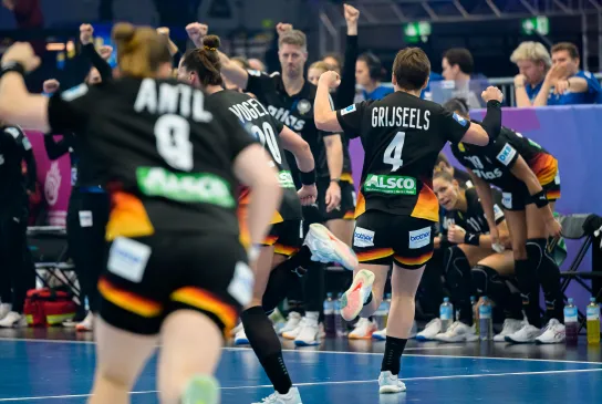 Die deutsche Nationalmannschaft stürmt bei der WM 2025 ins Halbfinale