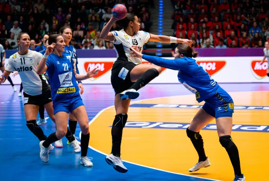 Aimée von Pereira beim WM-Vorrundenspiel gegen Serbien in Stuttgart 