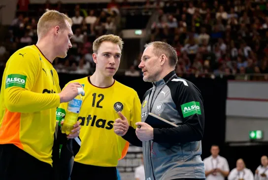 Mattias Andersson im Gespräch mit David Späth und Lasse Ludwig. - Foto: Kenny Beele 