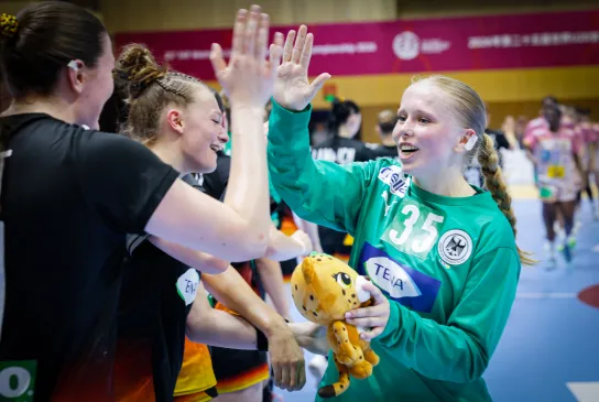 Lina Steinecke war hinter der deutschen Abwehr in der Crunchtime des Spiels gegen Spanien kaum zu überwinden. - Foto: kolektiff