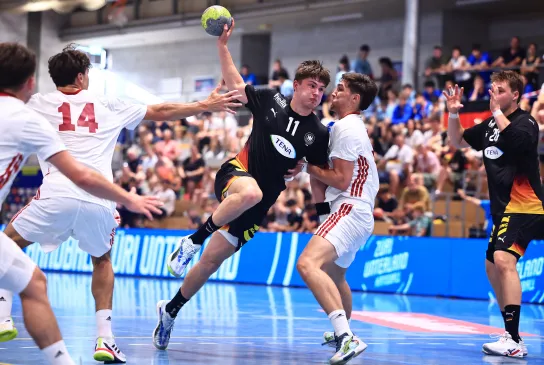 Bei der Airport Trophy in Kloten gewann die DHB-Auswahl um Kapitän Rasmus Ankermann gegen Frankreich mit 28:21. Das gleiche Duell wartet am Mittwoch im ersten EM-Vorrundenspiel. - Foto: René Weiss