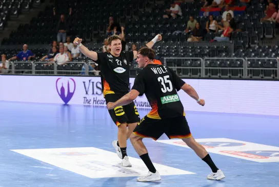 Die DHB-Sieben hatte das Spiel gegen Griechenland immer im Griff. - Foto: Simion Sebastian Tataru