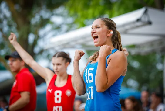 U17w Beach