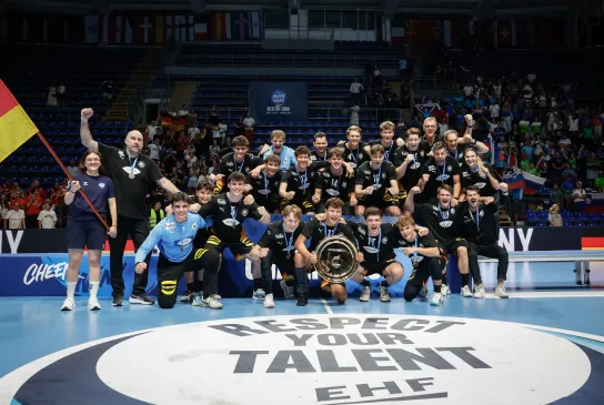 Gold für die U18m in Serbien. - Foto: kolektiff
