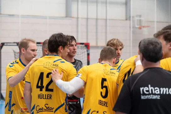 Das Team der HSG Konstanz bei einer Auszeit