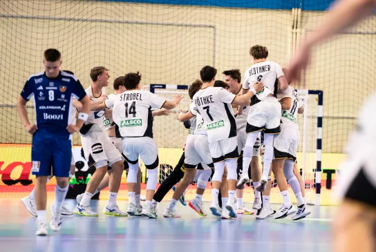 Jubel bei der U18m nach dem Halbfinaleinzug. - Foto: Dragana Stjepanovic