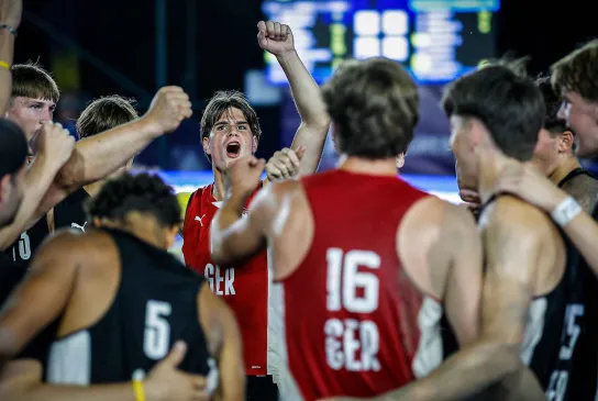 Die männliche Nachwuchsmannschaft im Beachhandball