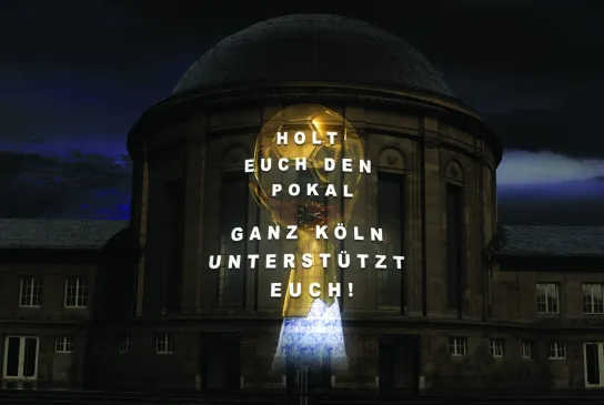 Koeln_HB-WM_Holt-euch-den-Pokal.jpg
