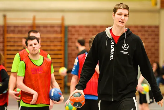 20190223-Vor-der-Abreise-nach-Abu-Dhabi-Finn-Lemke-und-Yves-Kunkel-bei-SOD-Team.jpg