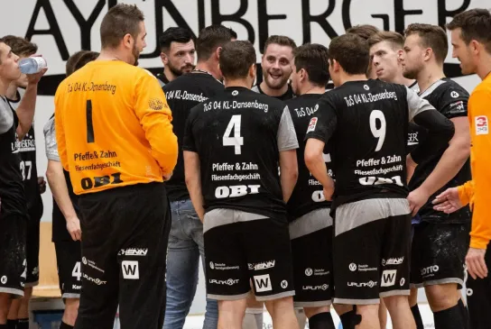 Zsammenstehen_TuS-04-Kl-Dansenberg.jpg