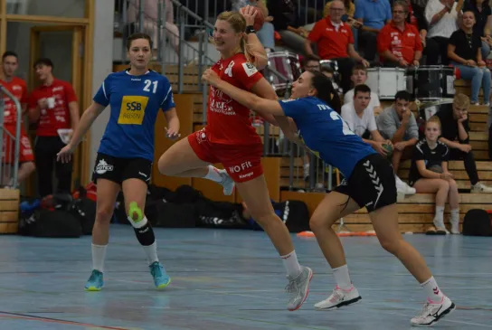 Kapitaenin-Nina-Vollmer-fuehrte-klug-Regie_Niels-Urtel.jpg