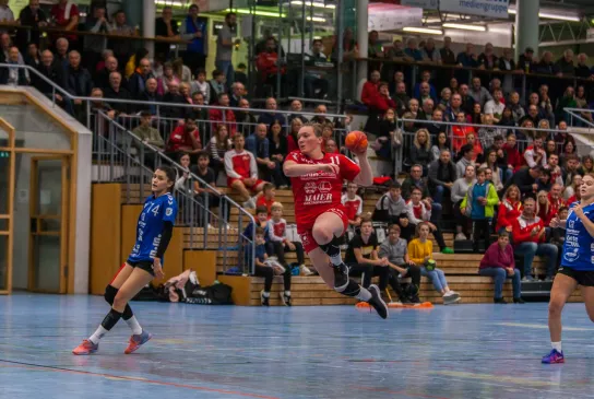 F1_3-Liga_TSV_Wolfschlugen_vs_SG_Kappelwindeck-Top-Torjaegerin-Mara-Seitzer-Foto-Weissenbrunner.jpg